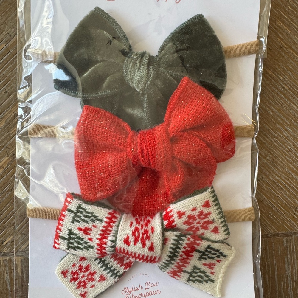 Green and Red Hair Bow Set Plush and Knitted Textures